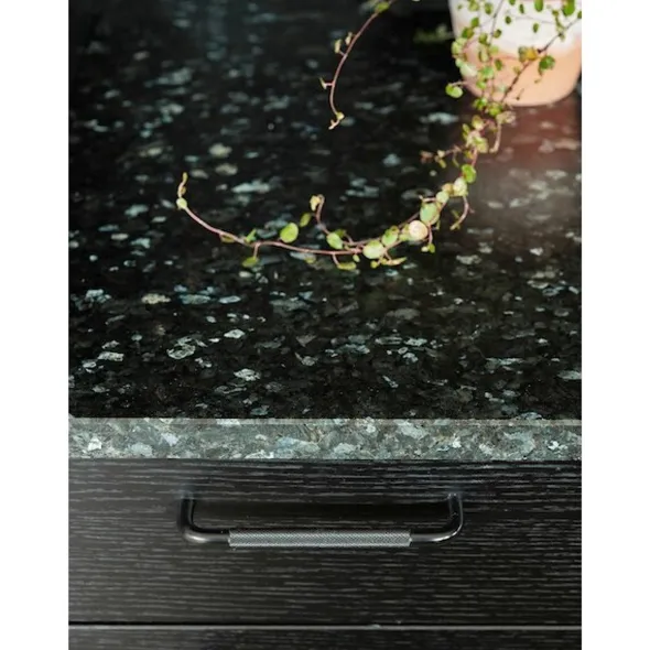 Elvv Lundhs Emerald Benkeplate